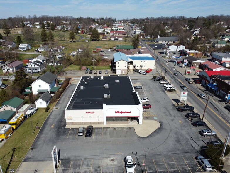 1201 Main St E, Oak Hill, WV 25901 Walgreens