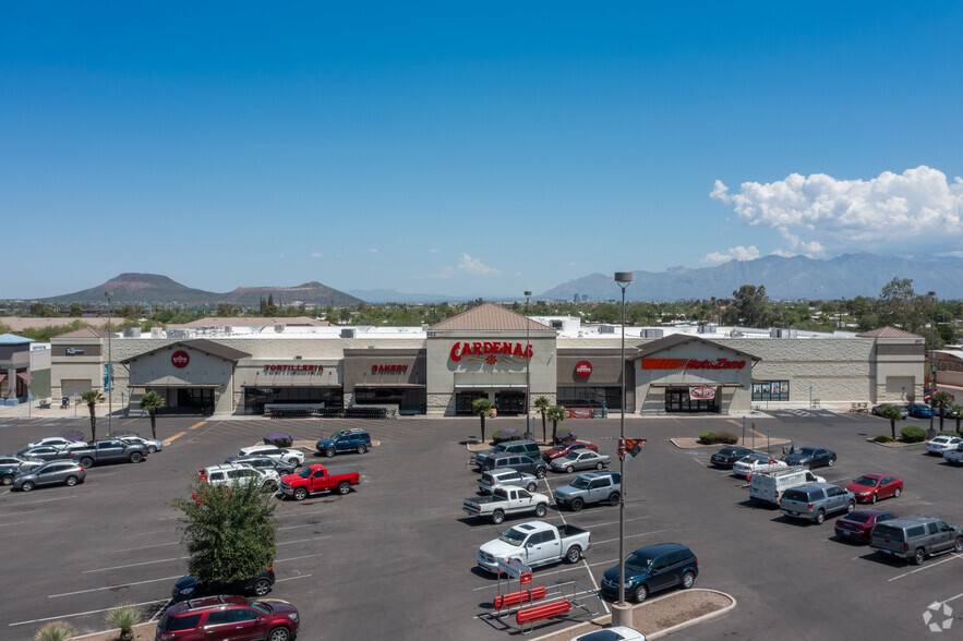 902 W Irvington Rd, Tucson, AZ for lease - Building Photo - Image 2 of 3