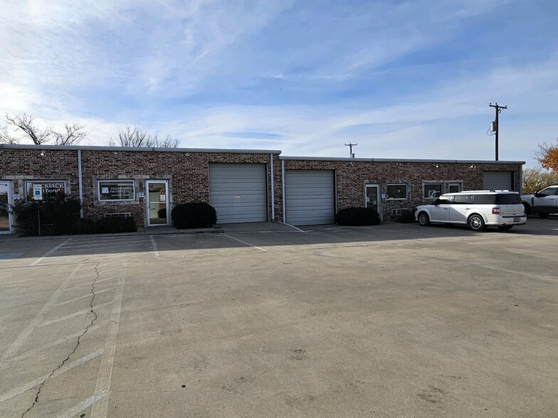 1601 W Business 380, Decatur, TX for lease - Building Photo - Image 1 of 13