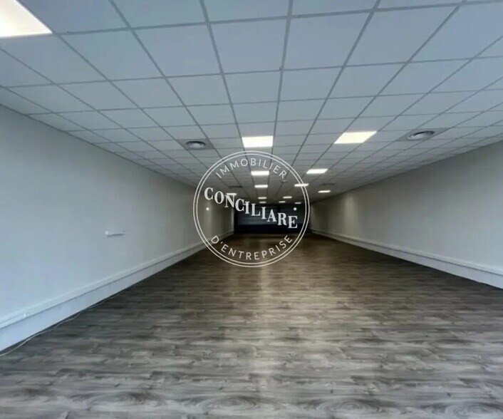 Retail in Balma for lease - Interior Photo - Image 3 of 4