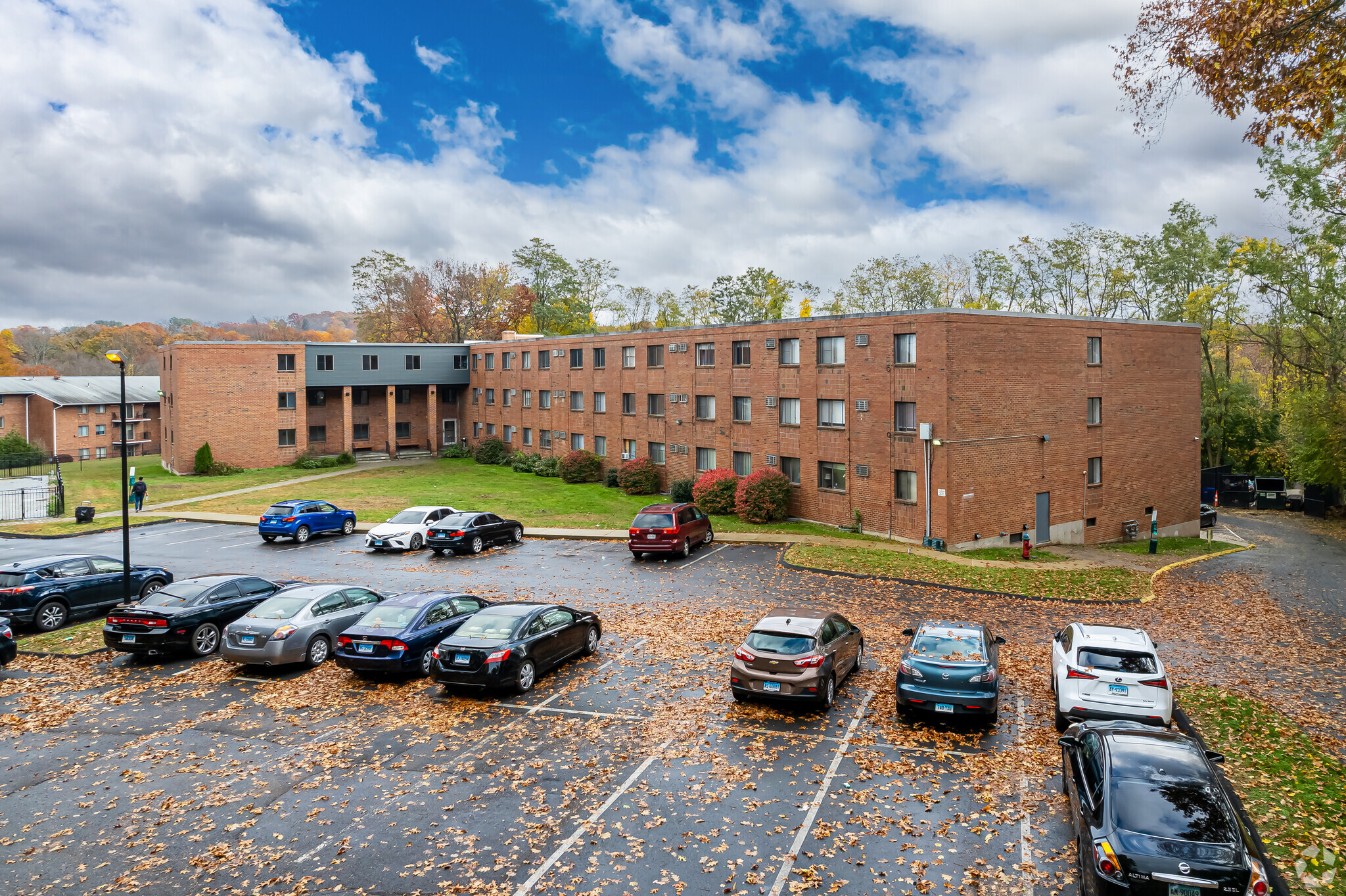 905 Burnside Ave, East Hartford, CT for sale Primary Photo- Image 1 of 14