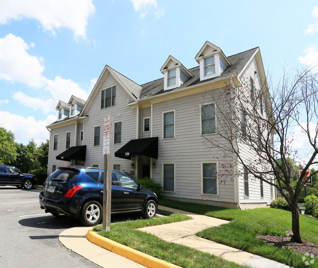 104 Dry Mill Rd SW, Leesburg, VA 20175