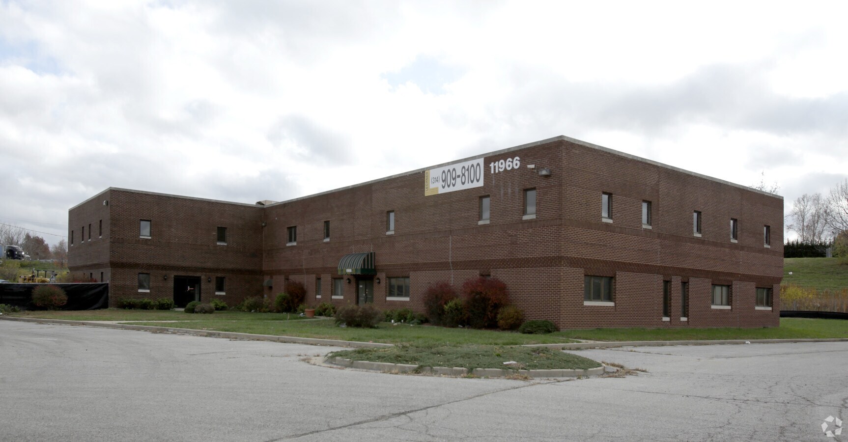 11966 Saint Charles Rock Rd, Bridgeton, MO 63044