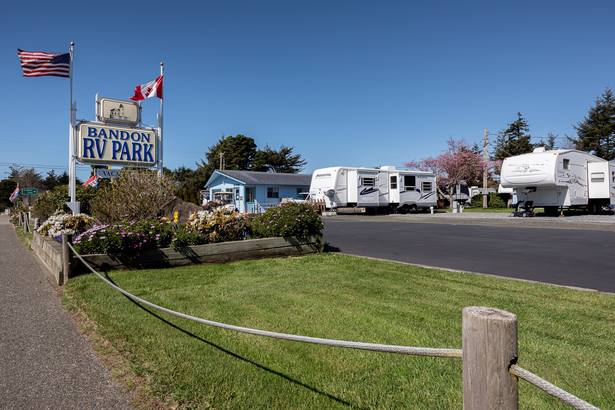 935 SE 2nd St, Bandon, OR for sale Primary Photo- Image 1 of 1