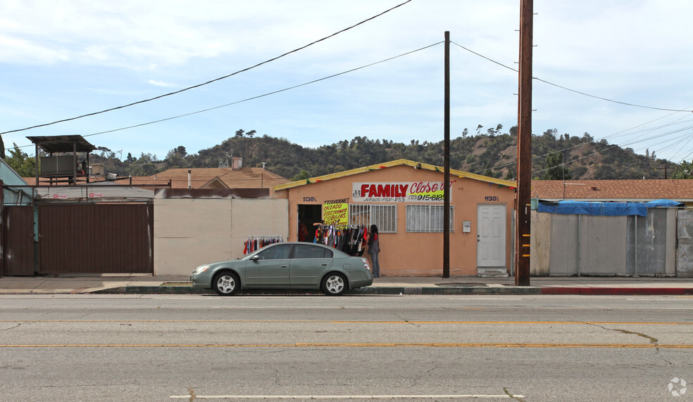 1120-1130 1/2 Cypress Ave, Los Angeles, CA for sale - Building Photo - Image 3 of 5