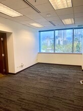 2155 Kalakaua Ave, Honolulu, HI for lease Interior Photo- Image 2 of 3