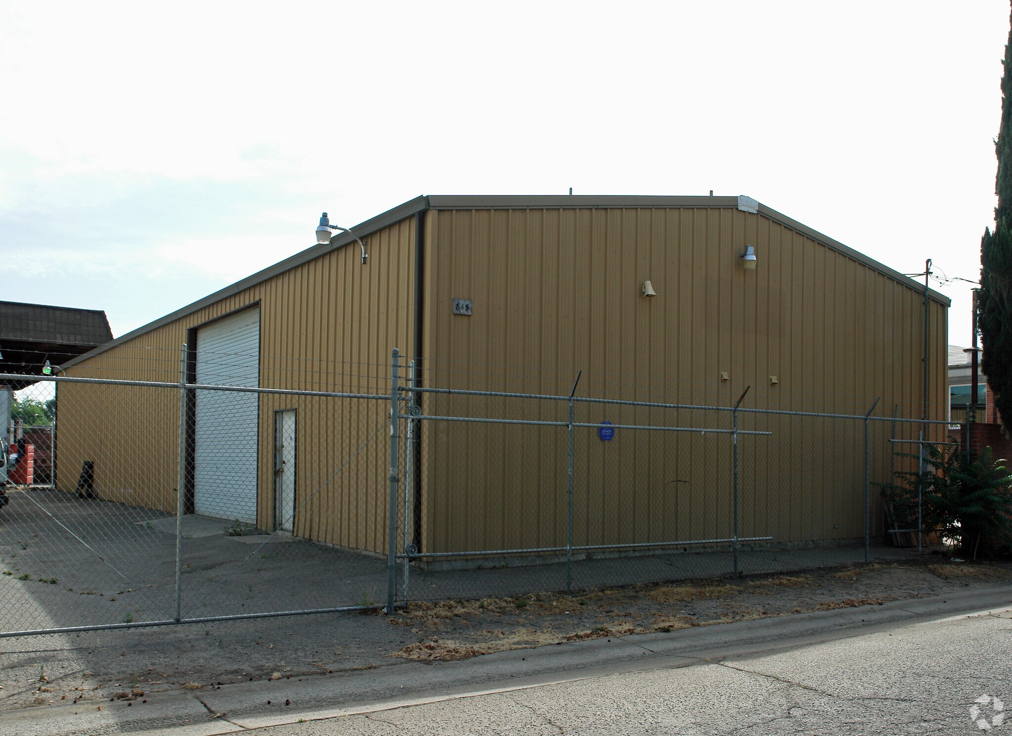 845 S Topeka Ave, Fresno, CA for sale Primary Photo- Image 1 of 1