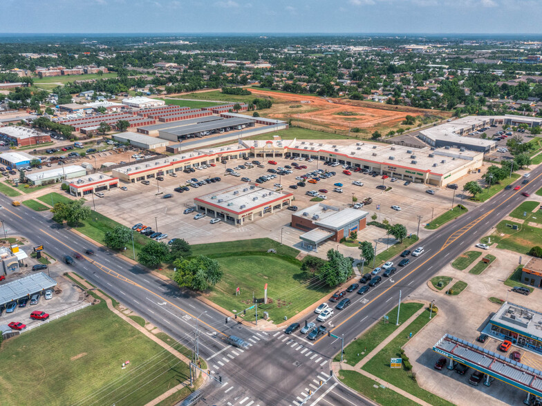 800-828 W Edmond Rd, Edmond, OK for lease - Building Photo - Image 1 of 8