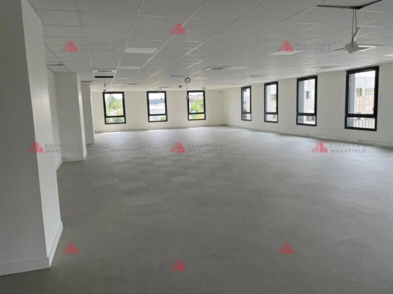 Office in Fontaine-lès-Dijon for lease - Interior Photo - Image 3 of 4