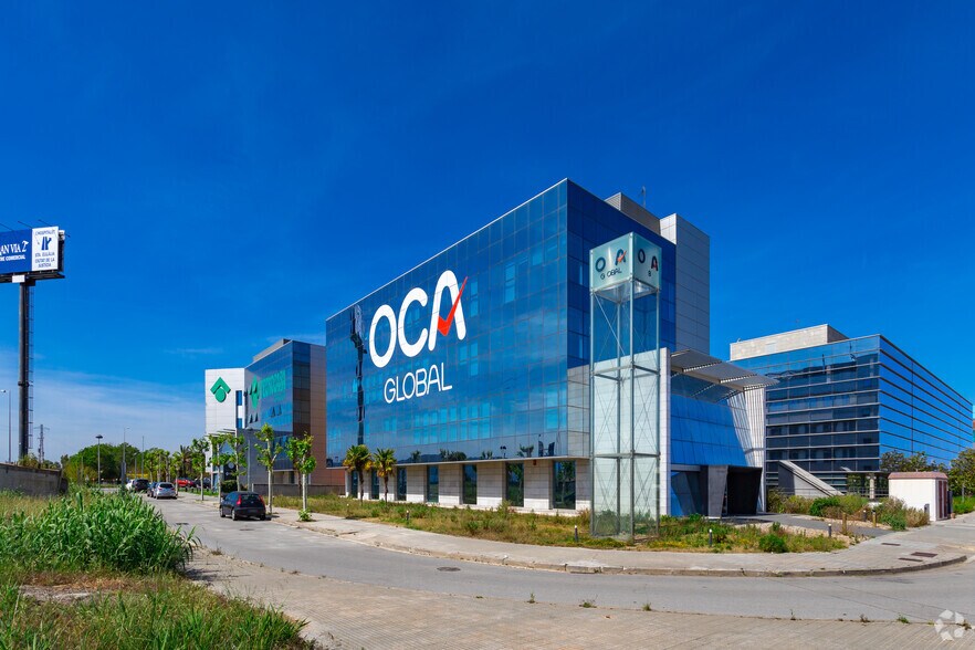 Office in El Prat de Llobregat, Barcelona for lease - Building Photo - Image 2 of 6