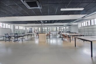 19 Rue Des Petites Ecuries, Paris for lease Interior Photo- Image 1 of 5