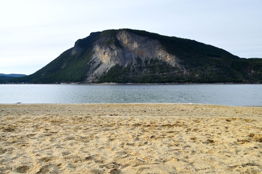 4400 Canoe Beach Drive Pl, Canoe, BC V0E 1K0