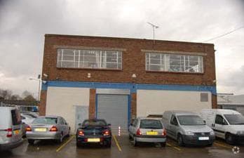 26A-26C Lyon Rd, Walton On Thames for lease Primary Photo- Image 1 of 3