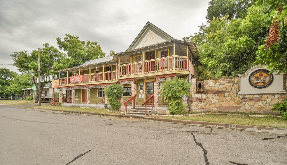 101 NE Vine St, Glen Rose, TX 76043