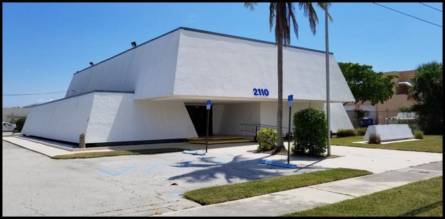 2110 N Florida Mango Rd, West Palm Beach, FL for lease - Building Photo - Image 1 of 7