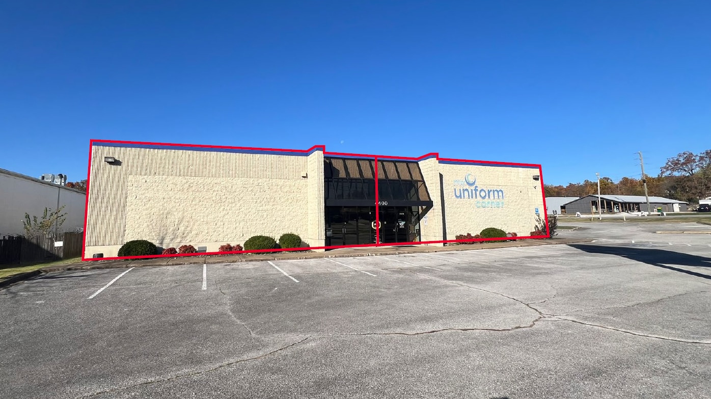 4400 S Thompson St, Springdale, AR for lease Building Photo- Image 1 of 7
