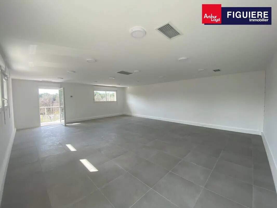 215 Avenue Jean Monnet, Saint-Cannat for lease Interior Photo- Image 1 of 3