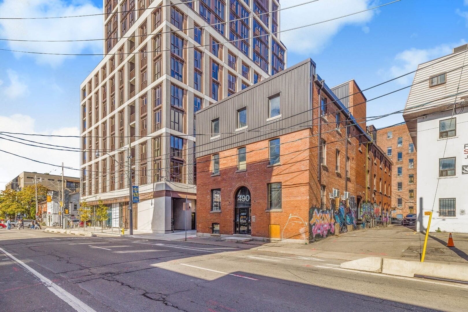 490 Adelaide St W, Toronto, ON for lease Building Photo- Image 1 of 5