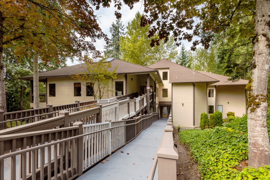 3805 108th Ave NE, Bellevue, WA for lease - Building Photo - Image 1 of 6