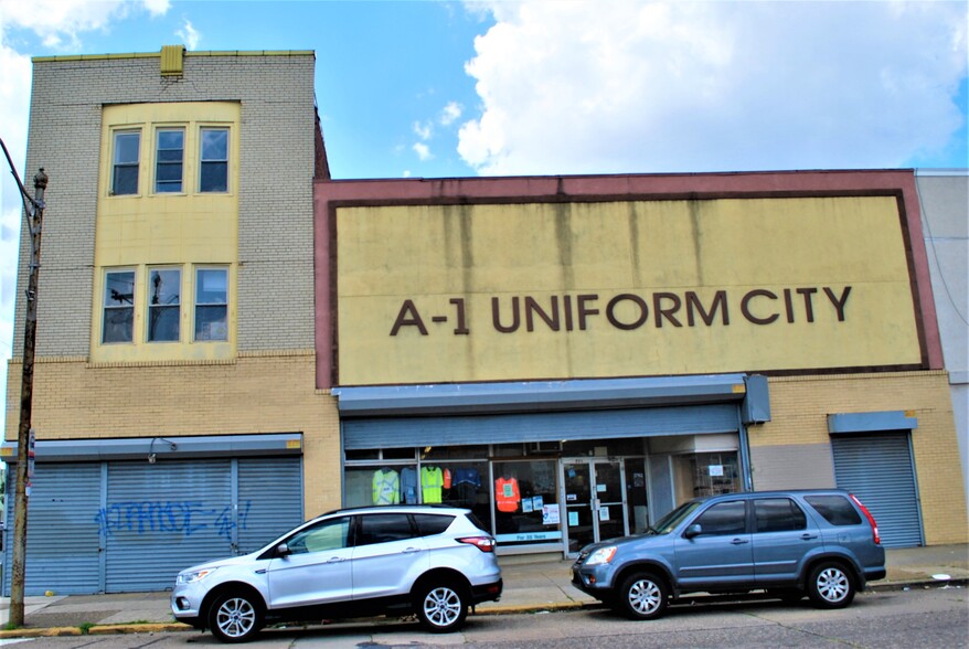 719-725 Broadway, Camden, NJ for sale - Primary Photo - Image 1 of 7