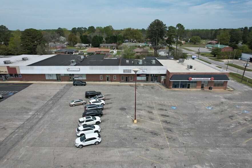 906-946 Chesterfield Hwy, Cheraw, SC for sale - Building Photo - Image 2 of 18