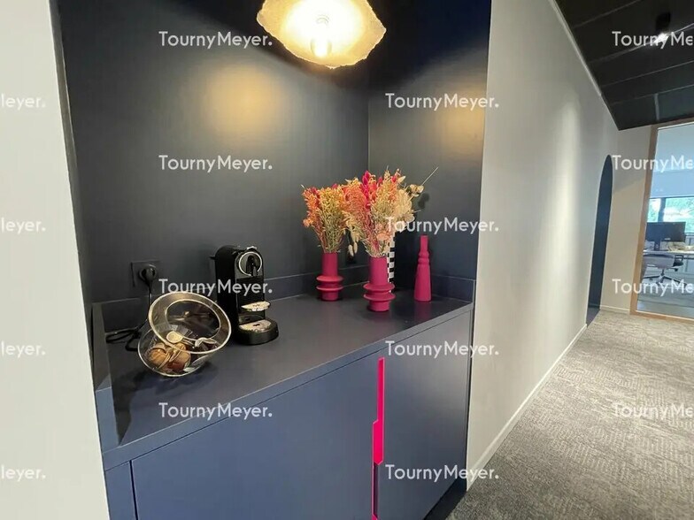 Office in Rennes for lease - Interior Photo - Image 2 of 4