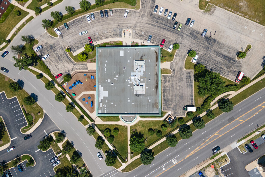 901 N Elm St, Hinsdale, IL for lease - Aerial - Image 2 of 3