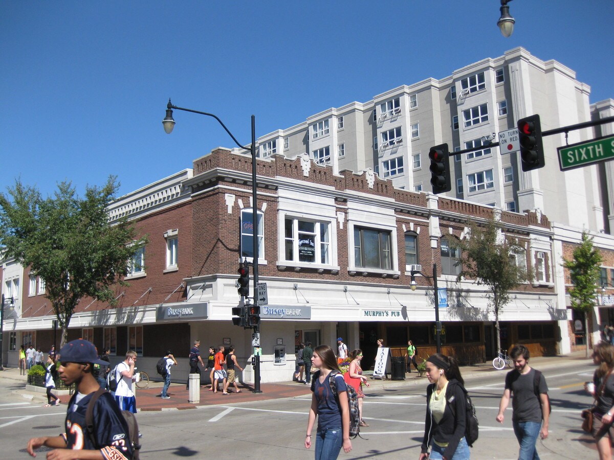 602 E Green St, Champaign, IL 61820