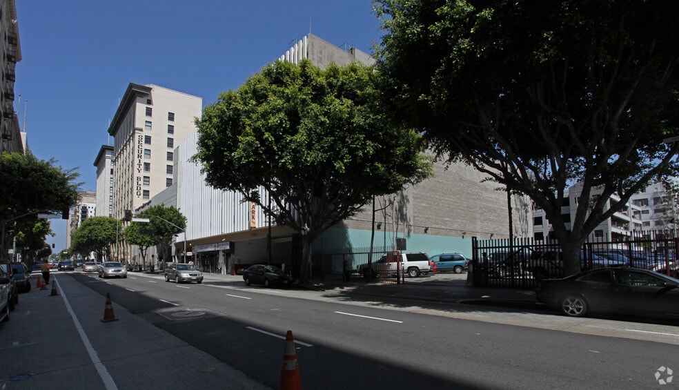 530 S Spring St, Los Angeles, CA for lease - Building Photo - Image 2 of 8