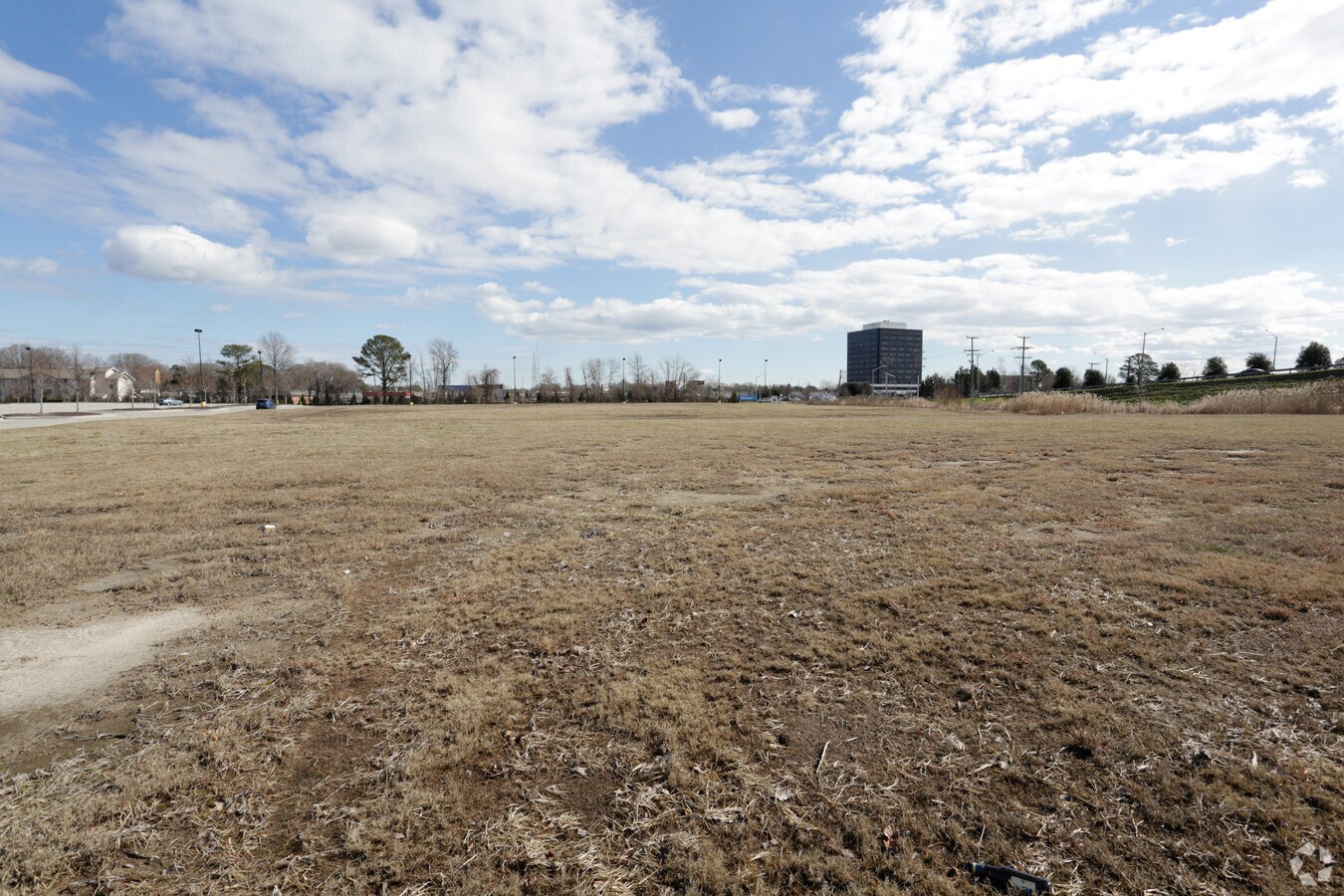 210 W Mercury Blvd, Hampton, VA 23669