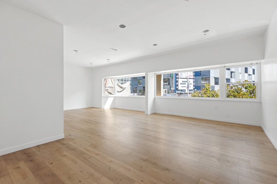 8519-8527 W Sunset Blvd, West Hollywood, CA for lease - Interior Photo - Image 3 of 10