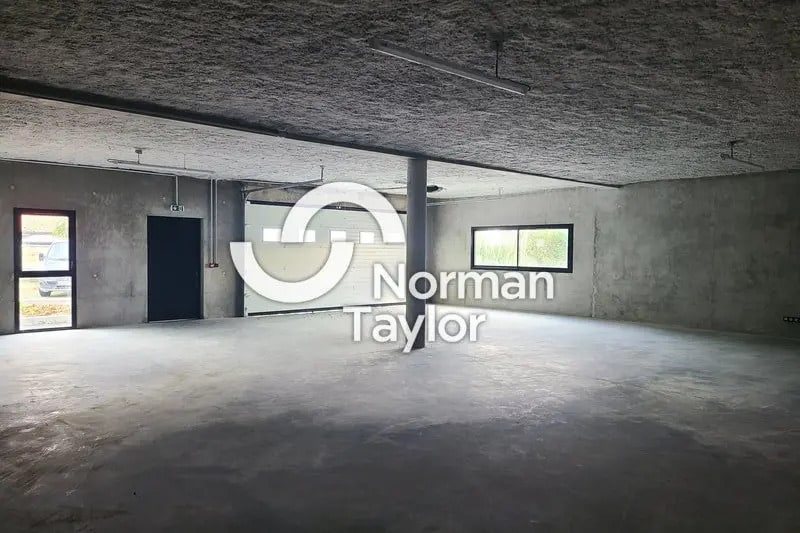 Flex in Bayonne for lease - Interior Photo - Image 1 of 4