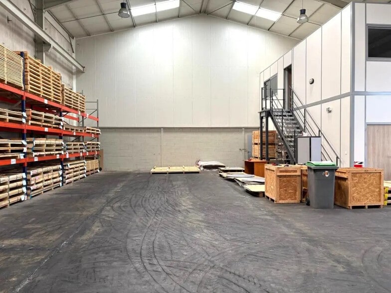 Flex in Toulouse for lease - Building Photo - Image 2 of 7