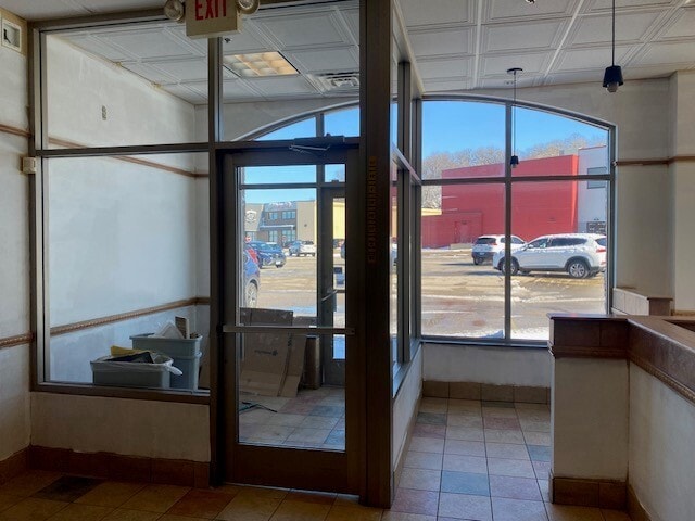 3456 NE Circle Dr, Rochester, MN for lease - Building Photo - Image 2 of 19