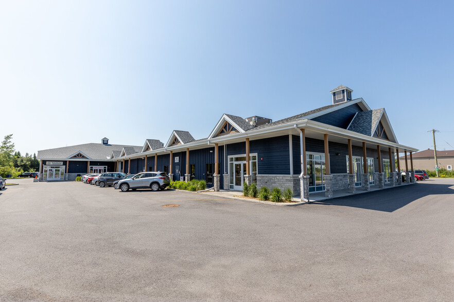 872 Rte De La Cité-Des-Jeunes, St-Lazare, QC for lease - Building Photo - Image 2 of 7