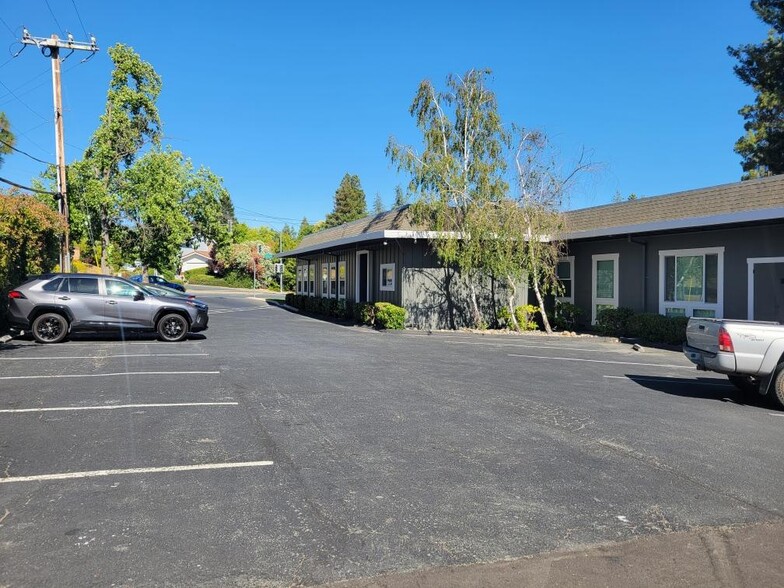 6590 Alhambra Ave, Pleasant Hill, CA for lease - Building Photo - Image 2 of 8
