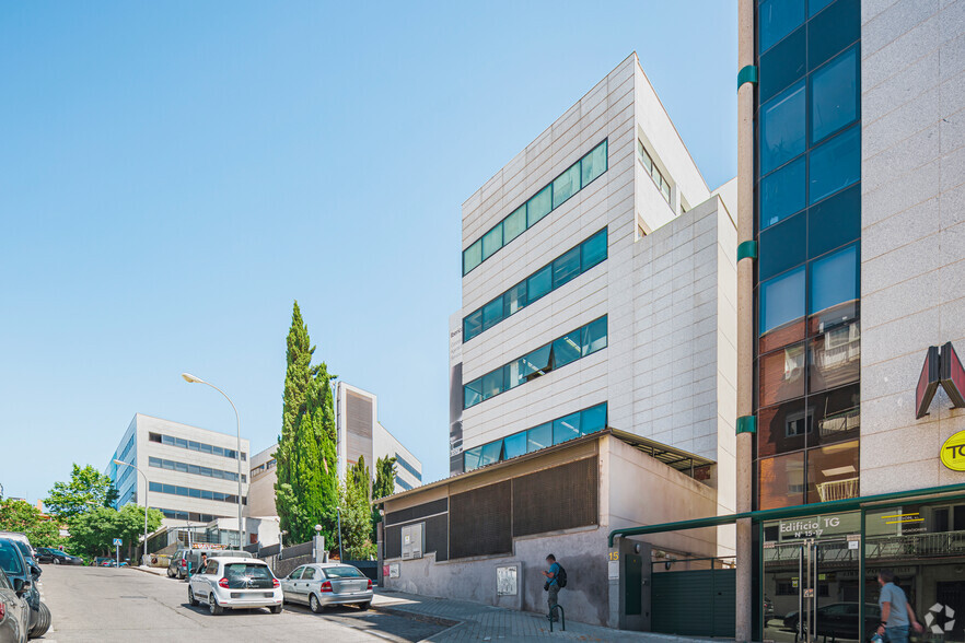 Calle De Alcalá, 474, Madrid, Madrid for lease - Building Photo - Image 2 of 3