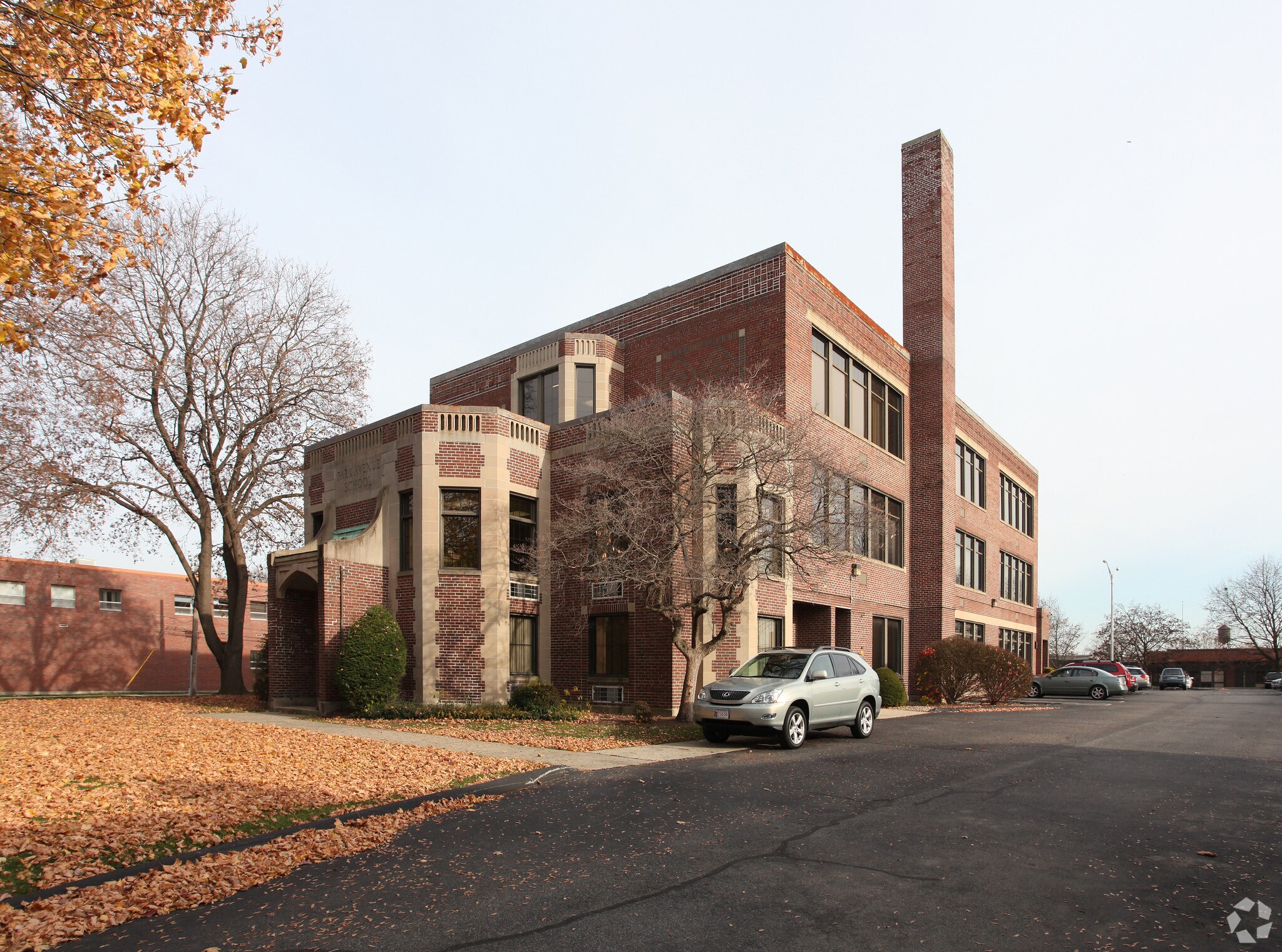 201 Park Ave, West Springfield, MA for sale Primary Photo- Image 1 of 1