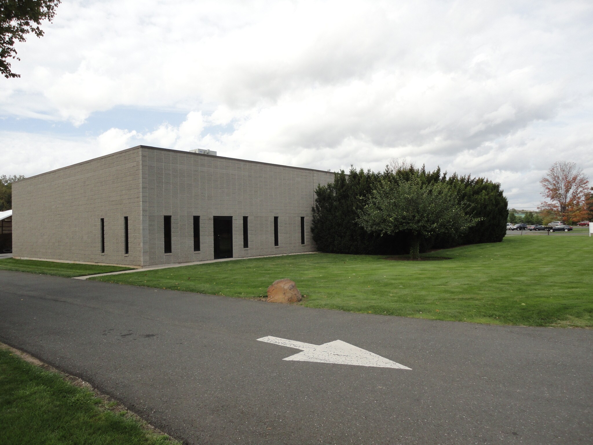 145 W Dudley Town Rd, Bloomfield, CT for sale Building Photo- Image 1 of 1