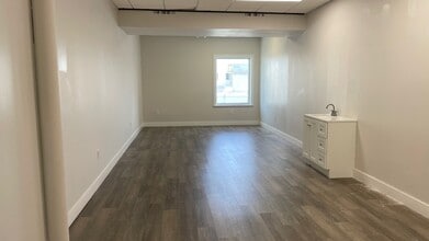 5825 66th St N, Saint Petersburg, FL for lease Interior Photo- Image 2 of 2