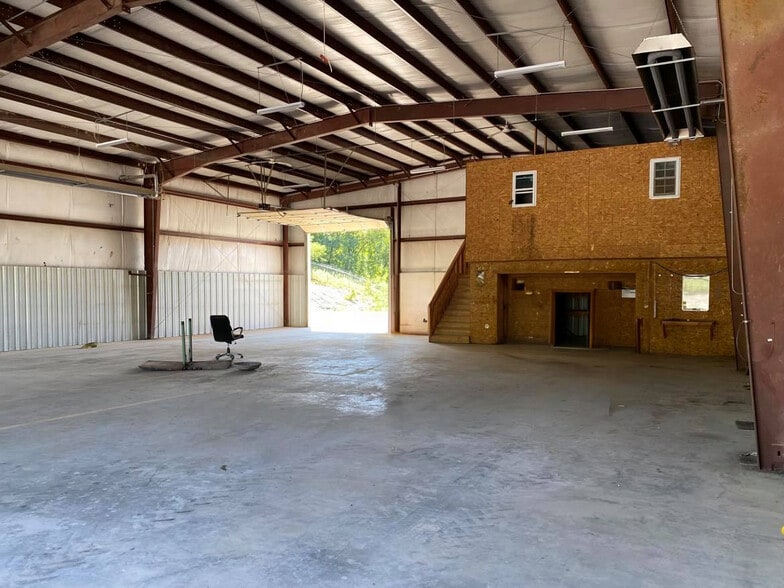 1800 N 12th St, Clarksburg, WV for lease - Building Photo - Image 3 of 13