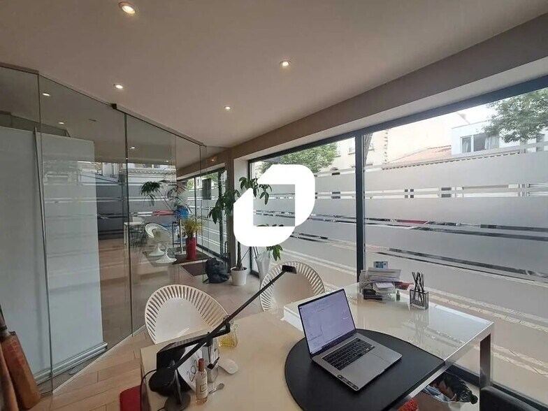 Office in Bordeaux for sale - Interior Photo - Image 3 of 17