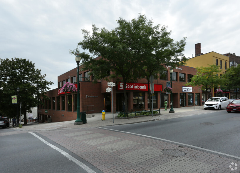 7 King St W, Brockville, ON for sale - Primary Photo - Image 1 of 9