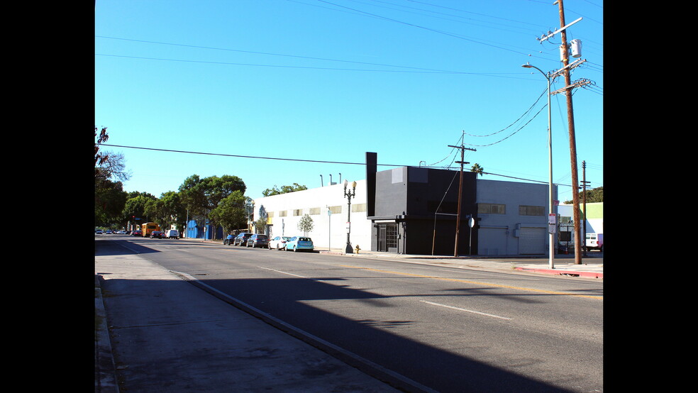 3201-3215 S Broadway, Los Angeles, CA for sale - Building Photo - Image 3 of 15