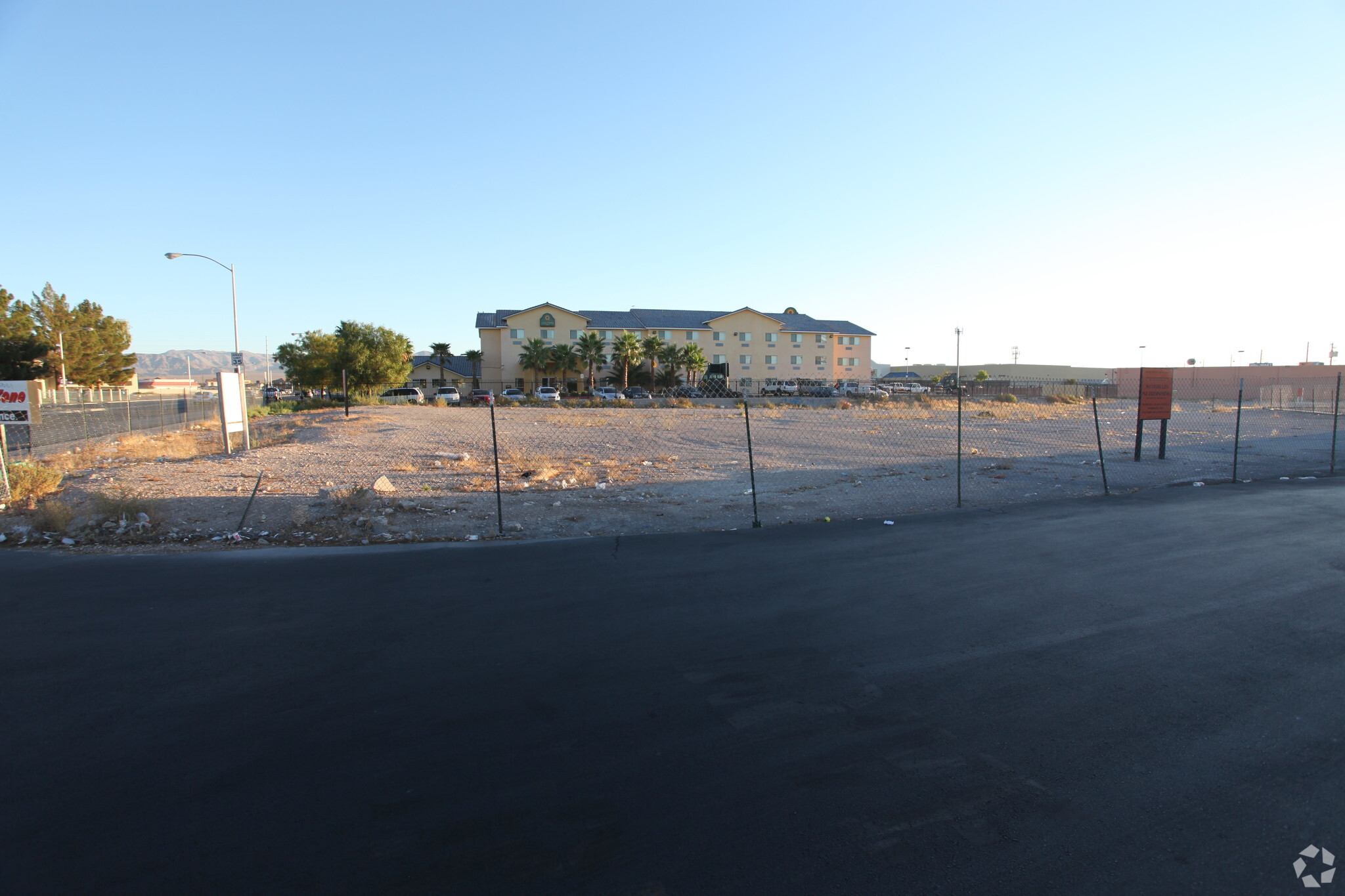 N Nellis Blvd, Las Vegas, NV for lease Primary Photo- Image 1 of 5