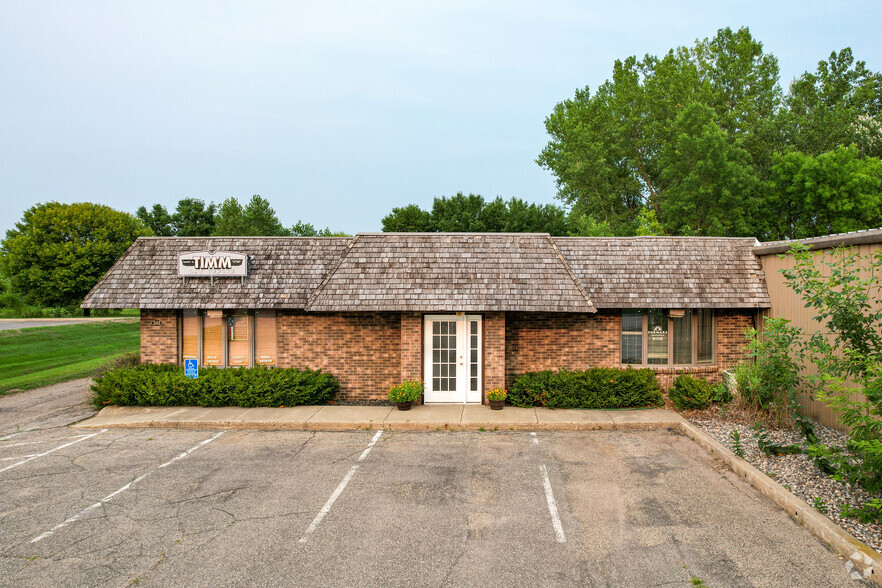 522 Faxon Rd N, Norwood Young America, MN for sale - Building Photo - Image 2 of 16