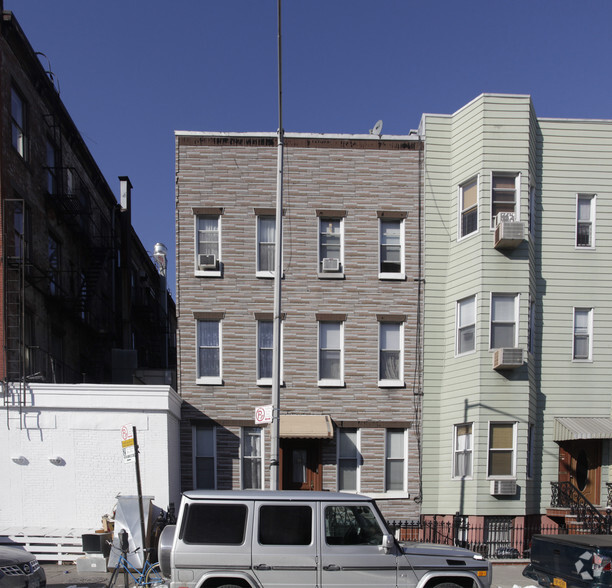 191 Calyer St, Brooklyn, NY for sale - Building Photo - Image 2 of 9