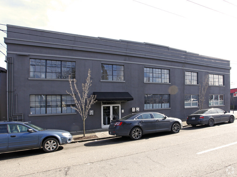 2100 NW 22nd Ave, Portland, OR for lease - Building Photo - Image 3 of 13