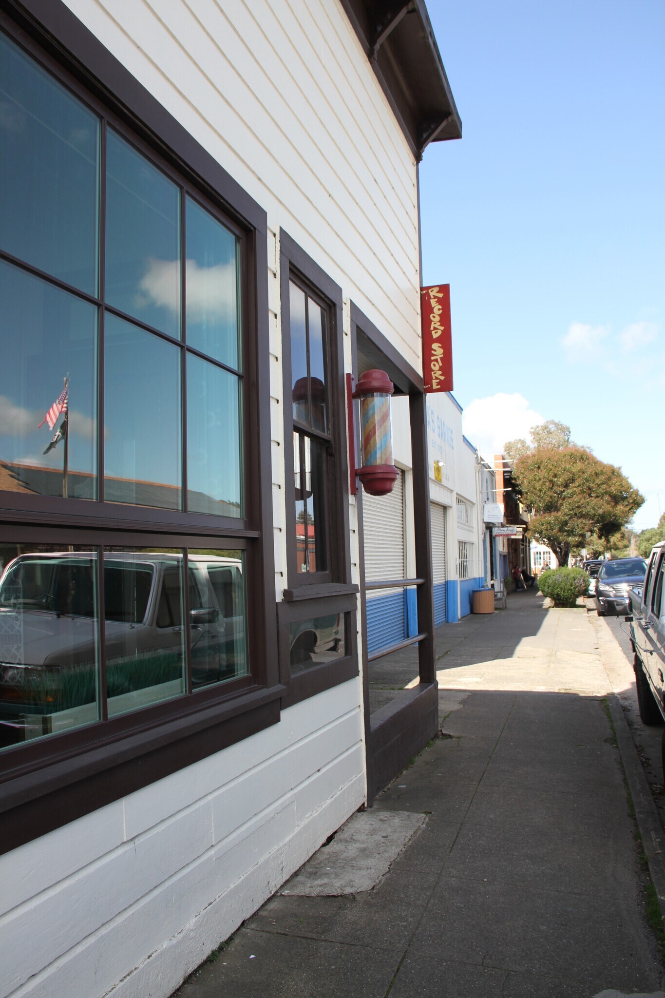 11201 CA1, Point Reyes Station, CA 94956 The Old Western Saloon
