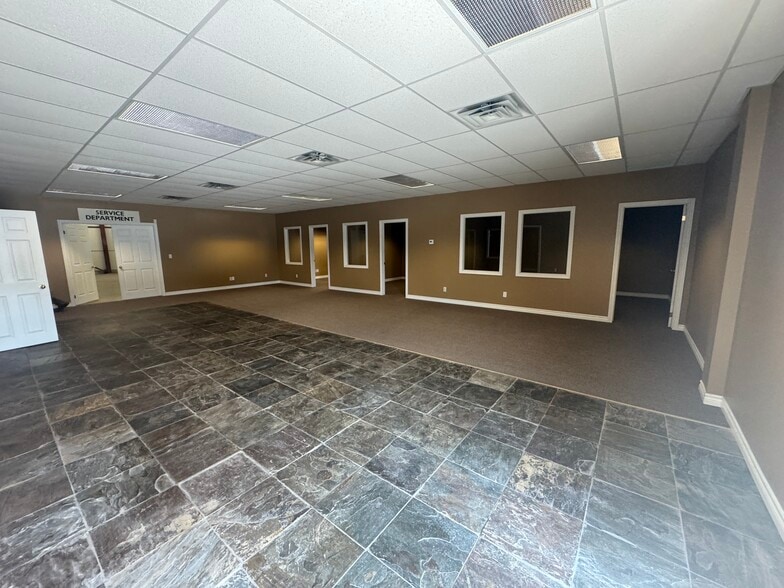 121 Jason St, Owen Sound, ON for lease - Building Photo - Image 2 of 17